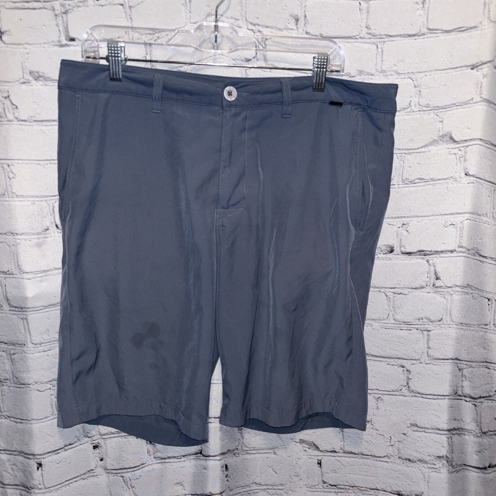 Travis Mathew Shorts Mens 34 Gray Chino Flat Front Performance Stretch Golf